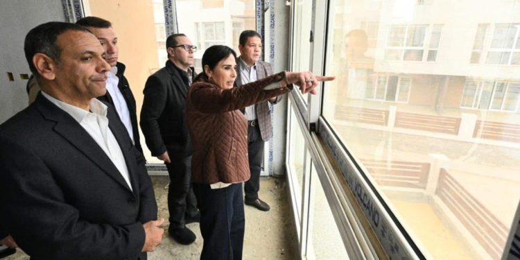 وزيرة الإسكان تتفقد المشروعات الجاري تنفيذها وأعمال التطوير بقرى مارينا 