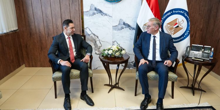 وزير البترول والثروة المعدنية يبحث مع شركة هاربر إنرجي تطورات زيادة إنتاج الغاز في حقل دسوق