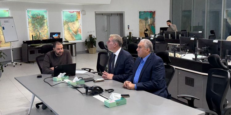 زيارة مفاجئة لوزير البترول والثروة المعدنية إلى مركز التحكم بالشبكة القومية للغاز للاطمئنان على انتظام إمدادات الغاز للمستهلكين