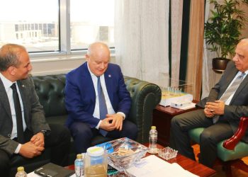 وزير الكهرباء يجتمع برئيس شركة “آتوم ستروى إكسبورت” القائمة على تنفيذ مشروع المحطة النووية بالضبعة