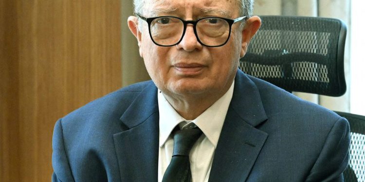 الدكتور حسين عيسى يُقيل طارق الحديدي من رئاسة الشركة القابضة للصناعات المعدنية