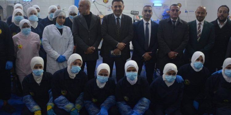 محافظ القليوبية يتفقد المنطقة الاستثمارية ببنها ويشيد بجودة “جلوبال فروتس” للتصدير