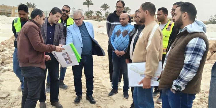 تنفيذًا لتوجيهات المهندسة راندة المنشاوي.. مسئولو الإسكان يتفقدون مشروعات مدينة العلمين الجديدة ومارينا