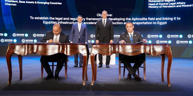 على هامش مؤتمر “إيجبس 2026”.. وزير البترول ونظيره القبرصي يشهدان توقيع اتفاقية هامة لتسريع ربط حقل “أفروديت” بمصر