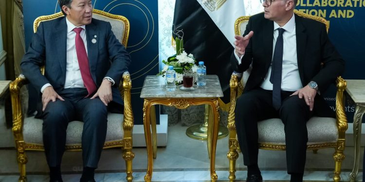 وزير البترول والثروة المعدنية يبحث بي بي الانجليزية للتوسع في مصر