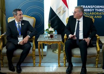 وزير البترول يبحث مع يونايتد انرجي خطط الإنتاج بالصحراء الغربية و استخدام الطاقة الشمسية محل السولار في التشغيل
