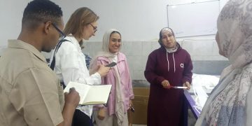 وفد سويسري يزور مصنع لافندر لايف بحاضنة أعمال المنصورة لمتابعة قصص تمكين السيدات على أرض والواقع