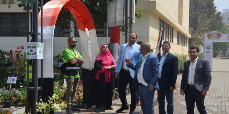 خلال زيارته لمعرض زهور الربيع 2026… رئيس مياه الشرب بالجيزة: نشارك بـ92 صنفًا متنوعًا ولدينا 10 مشاتل