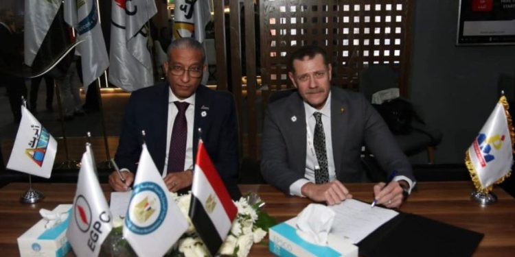 بترومنت تجدد ثقتها مع ” أنربك» وتواصل ريادتها في صيانة المواقع البترولية