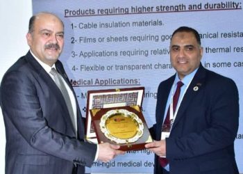 المهندس علاء عبدالفتاح يكرم البتروكيماويات المصرية لدورها في توطين الصناعات المتخصصة