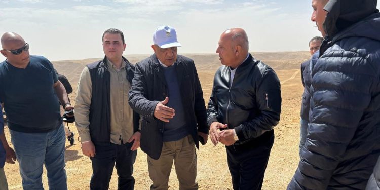 وزيرا “النقل” و”الكهرباء” يتفقدان جبل الجلالة لبحث تدشين أضخم مشروعات طاقة الرياح