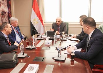 وزير الكهرباء يبحث مع مسئولي شركة “باوكو” الألمانية التعاون في مجالات توطين صناعة مواسير وأنابيب الضغط، والأنظمة والتقنيات المقاومة للتآكل