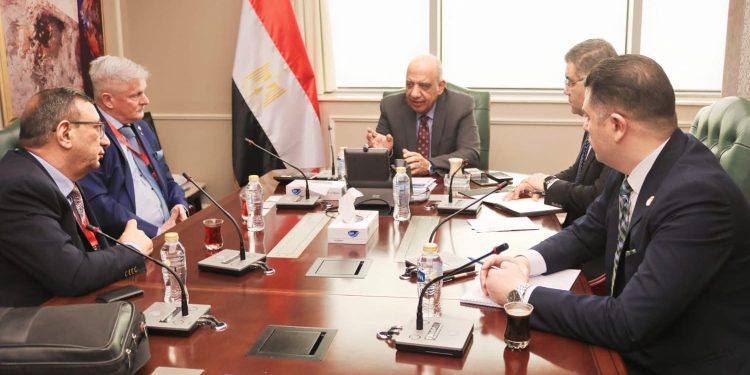 وزير الكهرباء يبحث مع مسئولي شركة “باوكو” الألمانية التعاون في مجالات توطين صناعة مواسير وأنابيب الضغط، والأنظمة والتقنيات المقاومة للتآكل