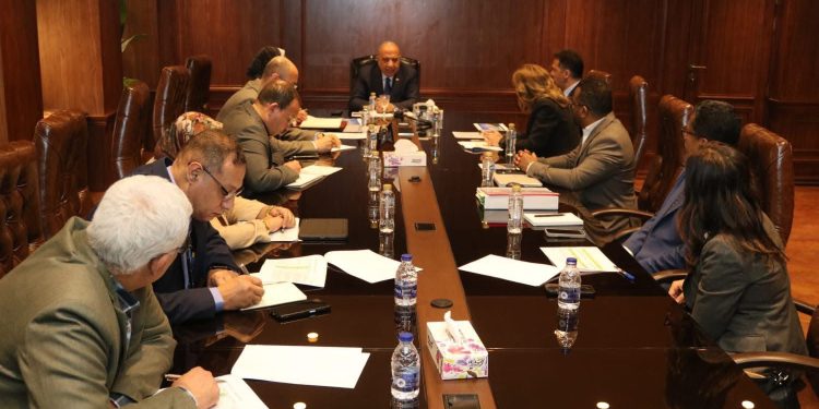 وزير الكهرباء والطاقة المتجددة يبحث مع شركة “سيمنس” مجريات تطور الأعمال فى المركز القومي للتحكم فى الطاقة، فى ضوء التشغيل التجريبي خلال المرحلة الماضية