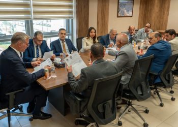 وزير البترول والثروة المعدنية يعقد اللقاء الدوري مع أعضاء مجلسي النواب والشيوخ