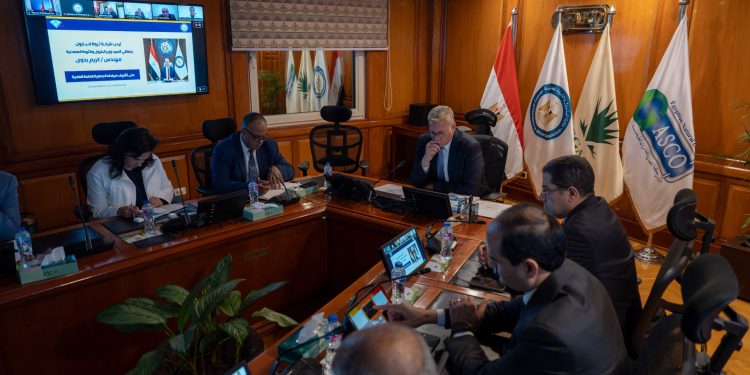 وزير البترول يشهد أعمال الجمعية العامة لشركة ثروة للبترول ويُوجّه بتبني استراتيجية طموحة لتعظيم دورها في البحث والإنتاج