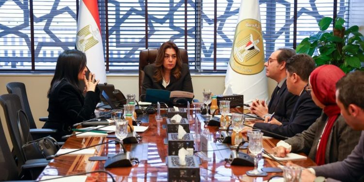 وزيرة التنمية المحلية والبيئة تناقش مع اتحاد بنوك مصر التعاون في تحالف تمويل الاستدامة وتنفيذ برنامج NEXT GEN