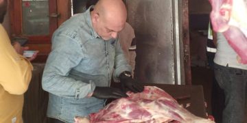 محافظ القليوبية يتابع حملات ضبط الأسواق.. والتحفظ على ذبيحة مريضة وغير صالحة للاستهلاك الآدمي ببنها