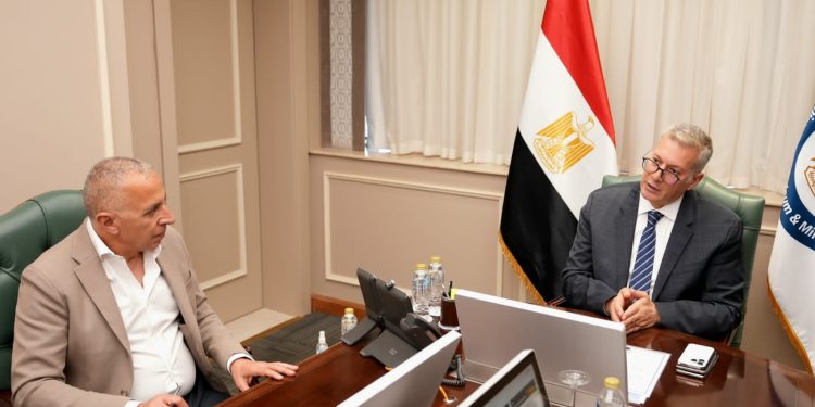 وزير البترول يبحث مع “السويدي إلكتريك” تسريع تنفيذ مجمع الصناعات الفوسفاتية بالسخنة