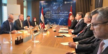 وزير البترول  يبحث مع نظيره التركي فرص التعاون في مجالات التعدين والطاقة