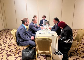 رئيس هيئة الثروة المعدنية والصناعات التعدينية يبحث مع شركات تركية وأمريكية فرص جذب الاستثمارات