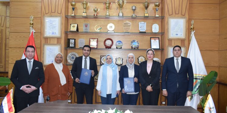 في مجال التدريب والتنمية البشرية : بروتوكول تعاون بين جامعة بنها واتحاد بشبابها