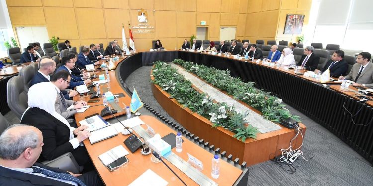 وزيرة الإسكان تتابع الموقف التنفيذي وأخر مستجدات منطقة الأعمال المركزية بالعاصمة الجديدة