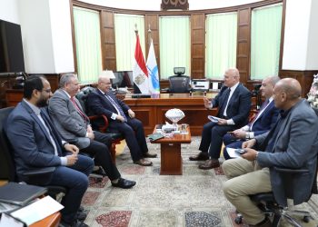 رئيس القابضة للمياه يناقش مع نوابه أجندة الموضوعات الاستراتيجية لتحسين خدمات مياه الشرب والصرف الصحي