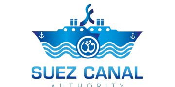 في عملية إنقاذ خارج المجرى الملاحي للقناة لصال بحري يتبع شركة خدمات بترولية