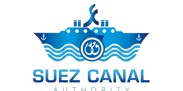 في عملية إنقاذ خارج المجرى الملاحي للقناة لصال بحري يتبع شركة خدمات بترولية