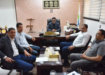 «فودة» يلتقي مع نواب القليوبية لبحث ملفات مياه الشرب والصرف الصحي بالمحافظة