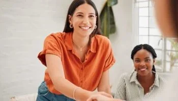 هل يكشف اسمك الأول عن ملامح شخصيتك؟ دراسة علمية تثير الجدل حول تشابه أصحاب الأسماء