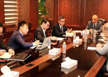 وزير الكهرباء يبحث مع مجموعة صاني الصينية مستجدات تنفيذ مشروعات طاقة متجددة