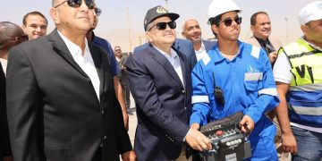 الفريق أسامة ربيع يشهد مراسم تدشين سفينتي الصيد أعالي البحار “رزق 2″و”رزق 3”