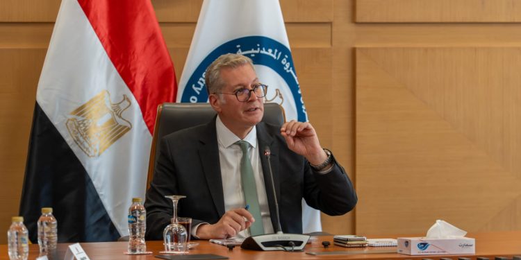 وزير البترول: حوافز للتوسع في الحفر الأفقي والتكسير الهيدروليكي لزيادة الإنتاج