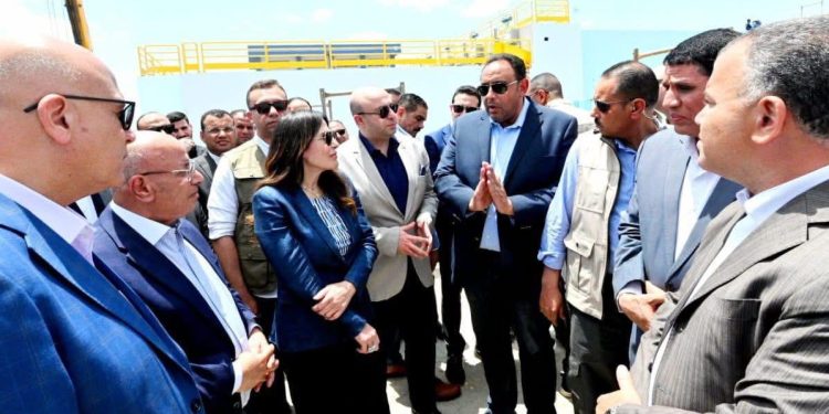 وزيرة الإسكان ومحافظ الفيوم يتفقدان توسعات محطة مياه العزب الجديدة لتعزيز خدمات مياه الشرب