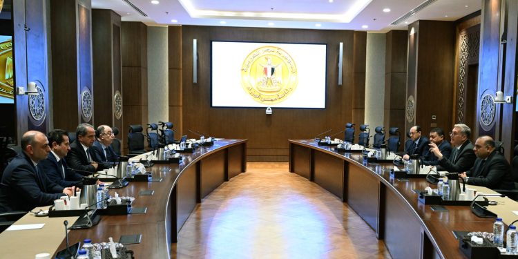 مباحثات مصرية – لبنانية لتعزيز وتوسيع التعاون في قطاع البترول والغاز