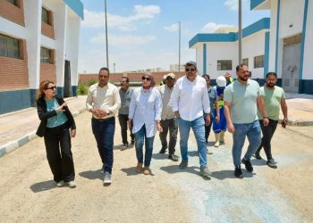 وزيرة الإسكان تتابع أعمال تطوير ورفع كفاءة الطرق والمرافق بالمناطق الصناعية بمدينتي السادات والسويس الجديدة