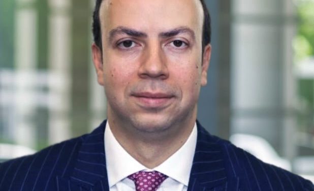 رامي أبو النجا: البنك المركزي ملتزم بدعم استقرار سوق الصرف وتوفير مناخ أكثر جاذبية لتدفقات الاستثمار الأجنبي