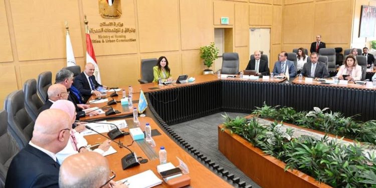 وزيرة الإسكان تتابع موقف تنفيذ مشروعات المبادرة الرئاسية «حياة كريمة»
