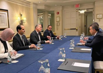 على هامش اجتماعات غاز شرق المتوسط بواشنطن.. مصر واليونان تبحثان تعزيز الشراكة الاستراتيجية في مجالات الطاقة
