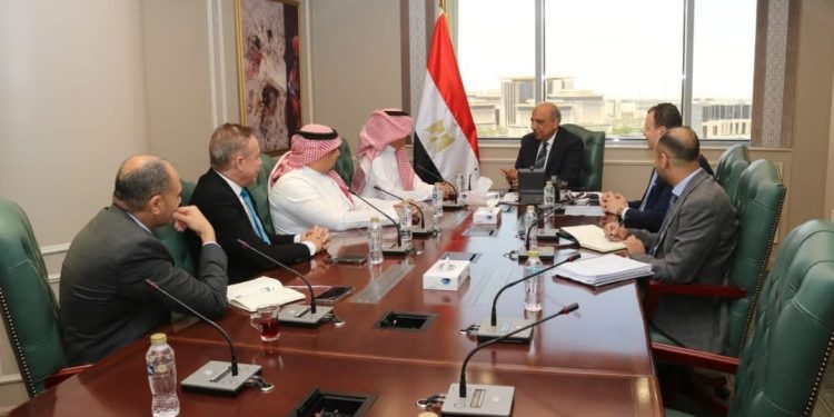 وزير الكهرباء يبحث مع شركة “أكوا باور” السعودية أوجه التعاون والعمل المشترك