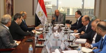 وزير الكهرباء ومدير جهاز مستقبل مصر للتنمية المستدامة يبحثان العمل المشترك لتنفيذ مشروعات طاقة شمسية