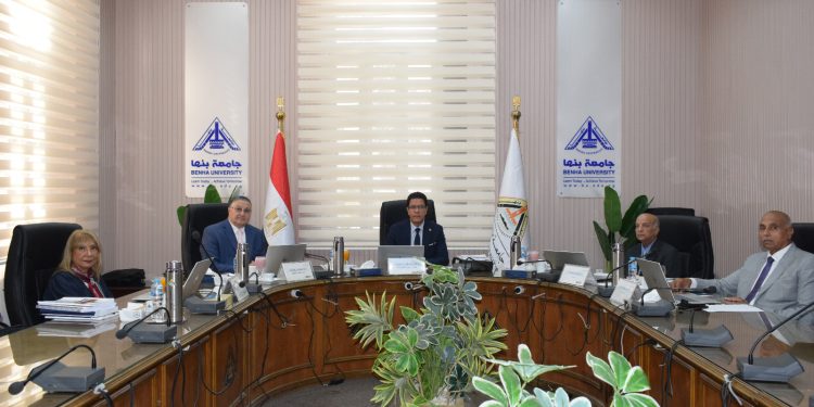 رئيس جامعة بنها يترأس لجنة اختيار عميد كلية الطب البيطرى