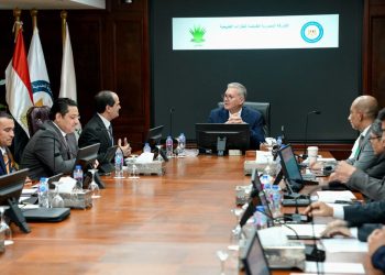وزير البترول يتابع مشروعات قطاع الغاز خلال زيارة لـ”إيجاس” ويؤكد: تسريع الاستثمارات وزيادة الإنتاج أولوية قصوى