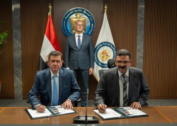  وزير البترول يشهد توقيع مذكرة تفاهم لدراسة تنفيذ مشروع تعديني صناعي متكامل لتعظيم القيمة المضافة لفوسفات أبو طرطور