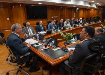  وزير البترول يتابع خطط التوسع في طرح الفرص التعدينية بنظام القطاعات المفتوحة