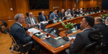  وزير البترول يتابع خطط التوسع في طرح الفرص التعدينية بنظام القطاعات المفتوحة