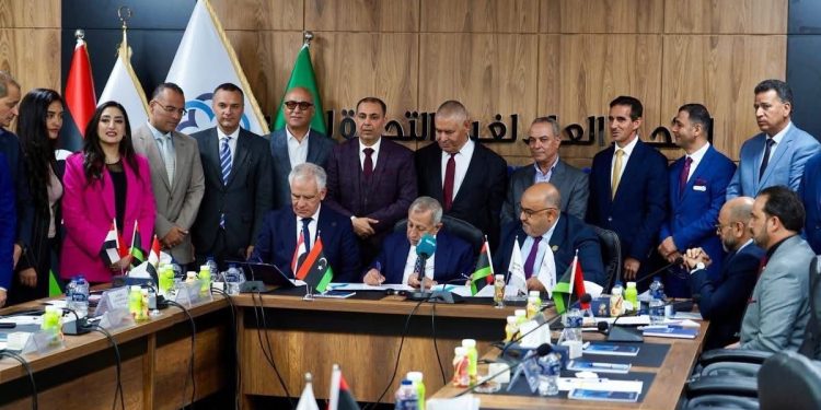 الأكاديمية العربية للعلوم والتكنولوجيا توقع اتفاقية تعاون مع شركة “قنوان” تحت إشراف الاتحاد العام للغرف التجارية بدولة ليبيا