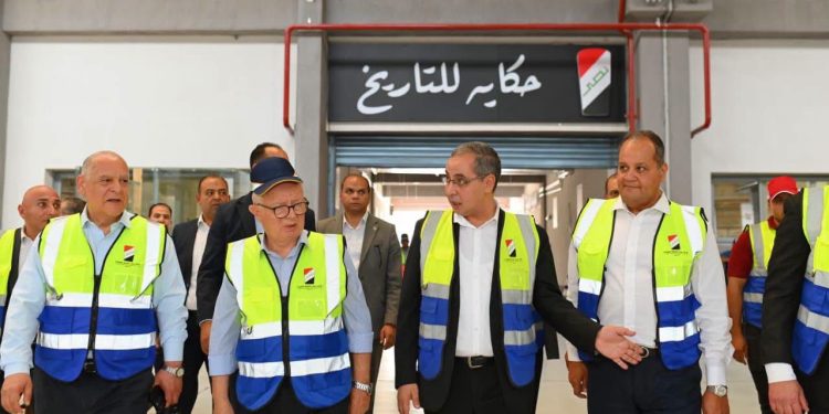 الدكتور حسين عيسى يتفقد مصانع شركة “النصر للسيارات” ويؤكد: توطين صناعة السيارات ركيزة لتعزيز الاقتصاد الوطني
